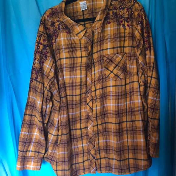 Terra & Sky Tops - ❄️BOGO sale Lightweight Flannel shirt